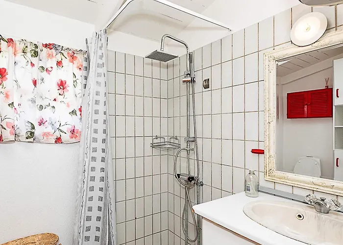 4 Person In Snedsted-by Traum